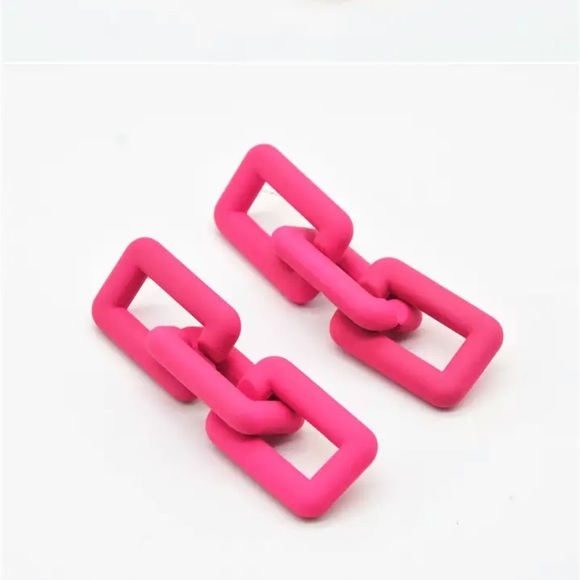 New Acrylic Chain Link look Fuchsia or Hot Pink, Post or Stud Earrings. - Picture 4 of 6